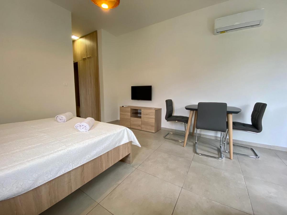 Villa Dolphin Apartments Petrovac Eksteriør bilde