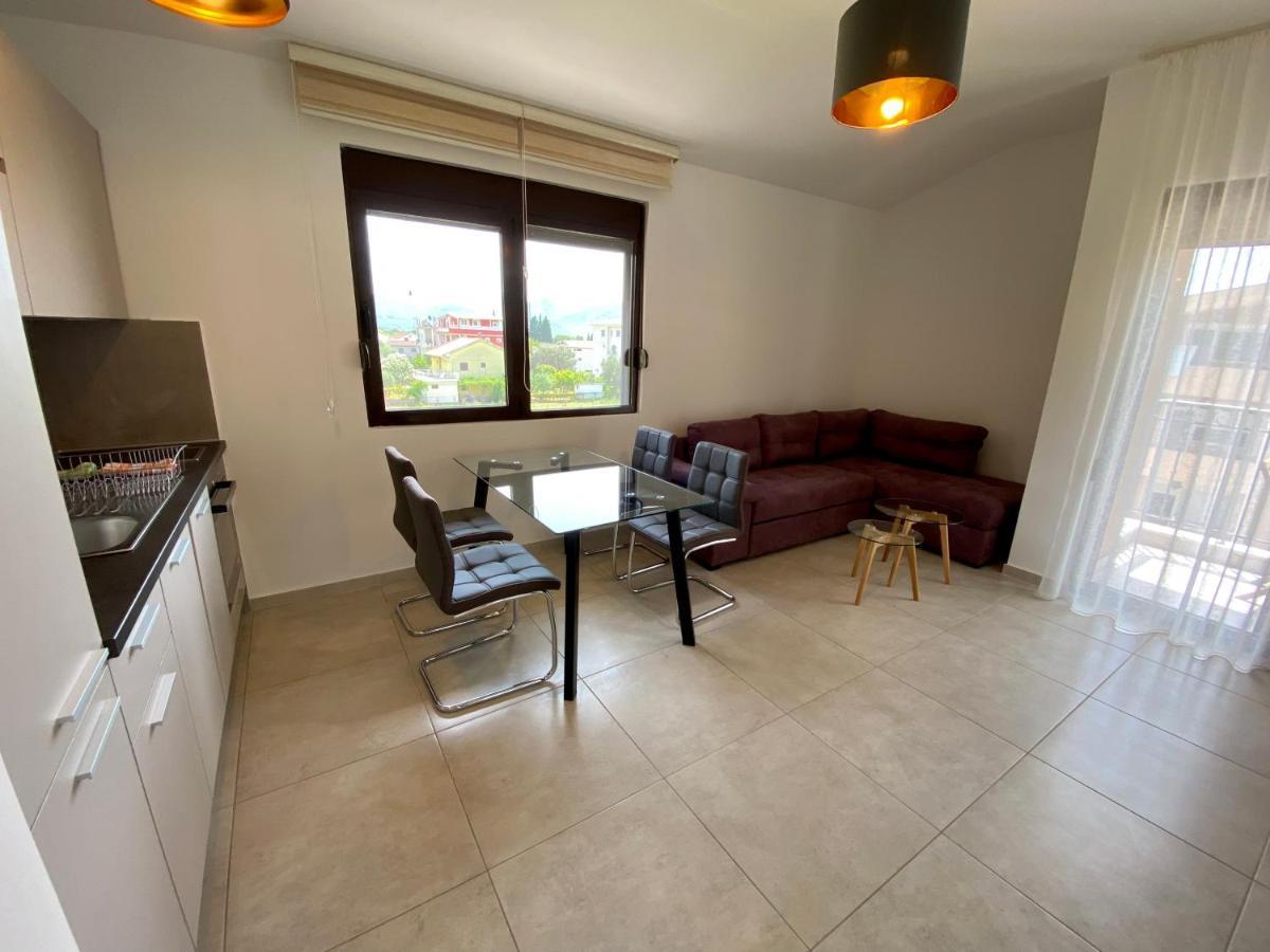 Villa Dolphin Apartments Petrovac Eksteriør bilde