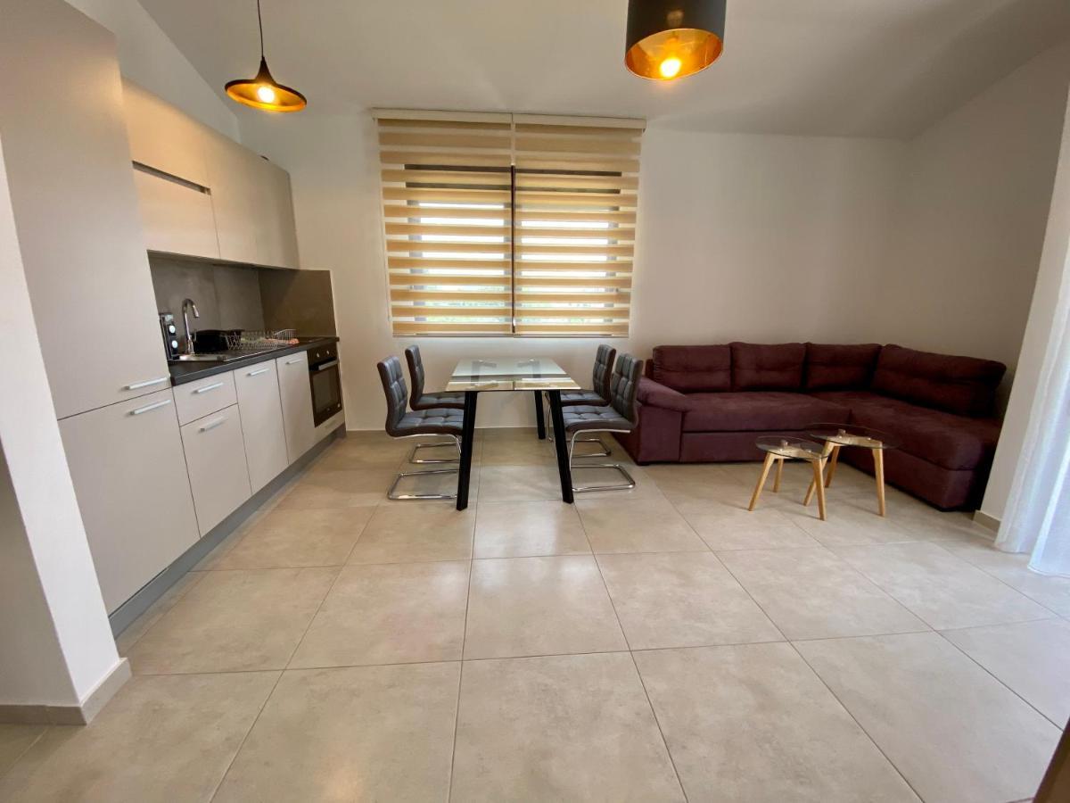 Villa Dolphin Apartments Petrovac Eksteriør bilde
