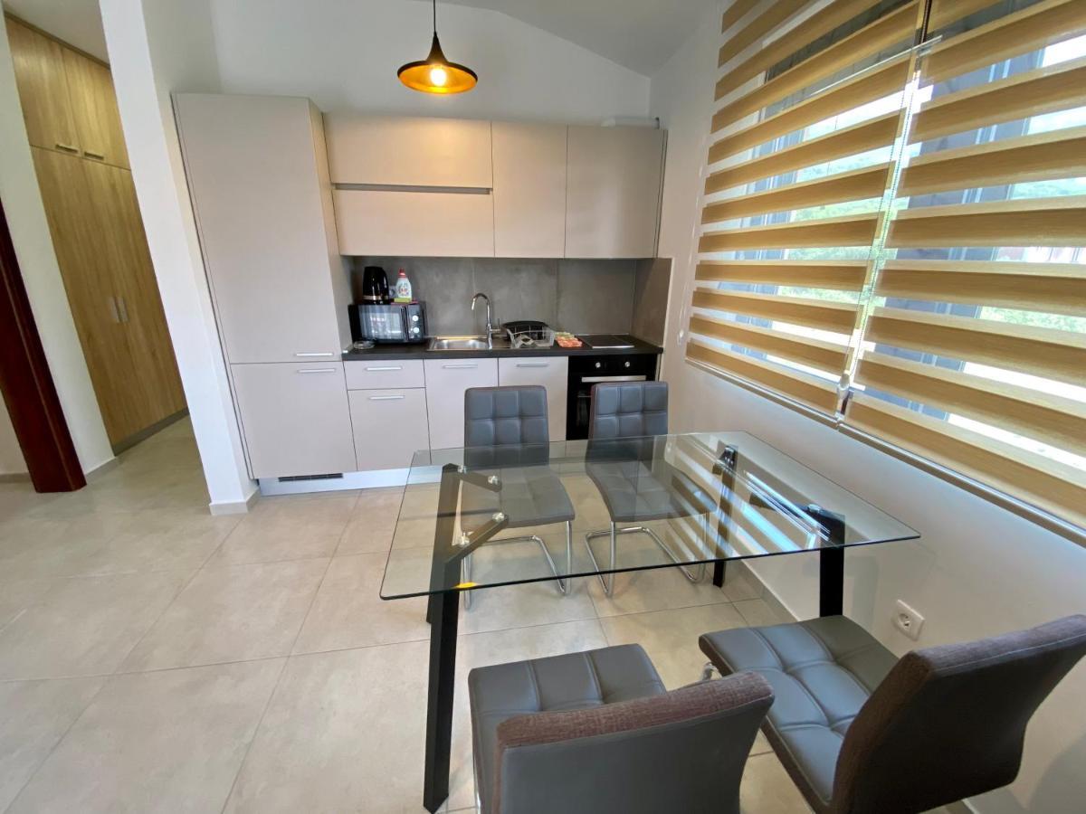 Villa Dolphin Apartments Petrovac Eksteriør bilde