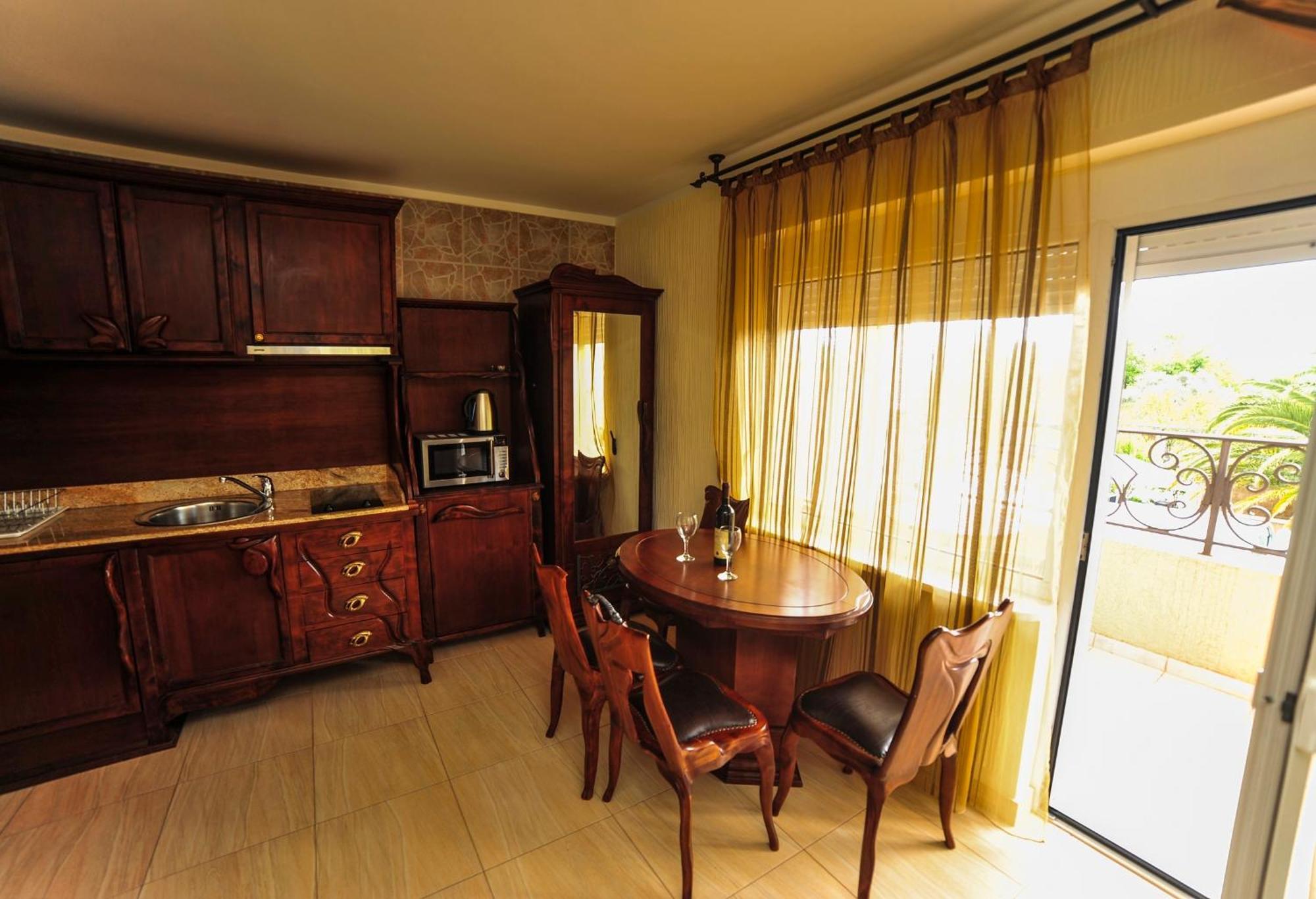 Villa Dolphin Apartments Petrovac Rom bilde