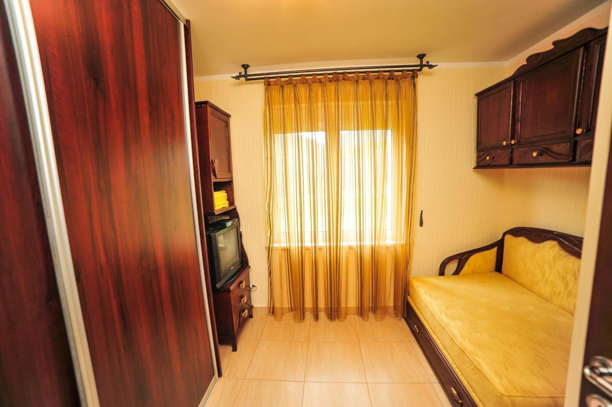 Villa Dolphin Apartments Petrovac Rom bilde