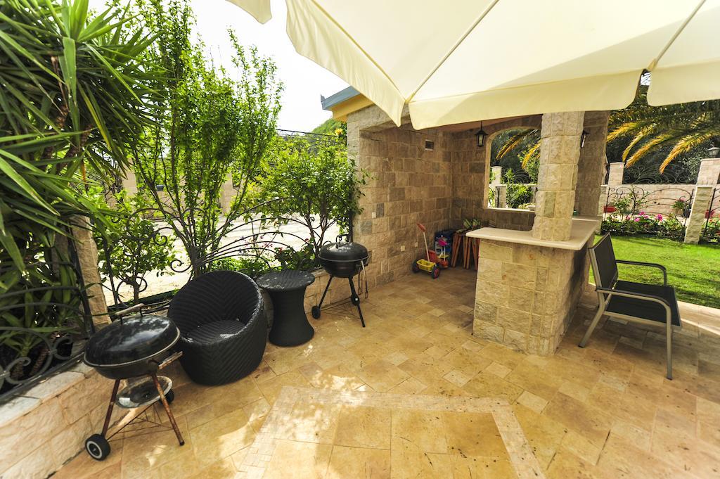 Villa Dolphin Apartments Petrovac Eksteriør bilde