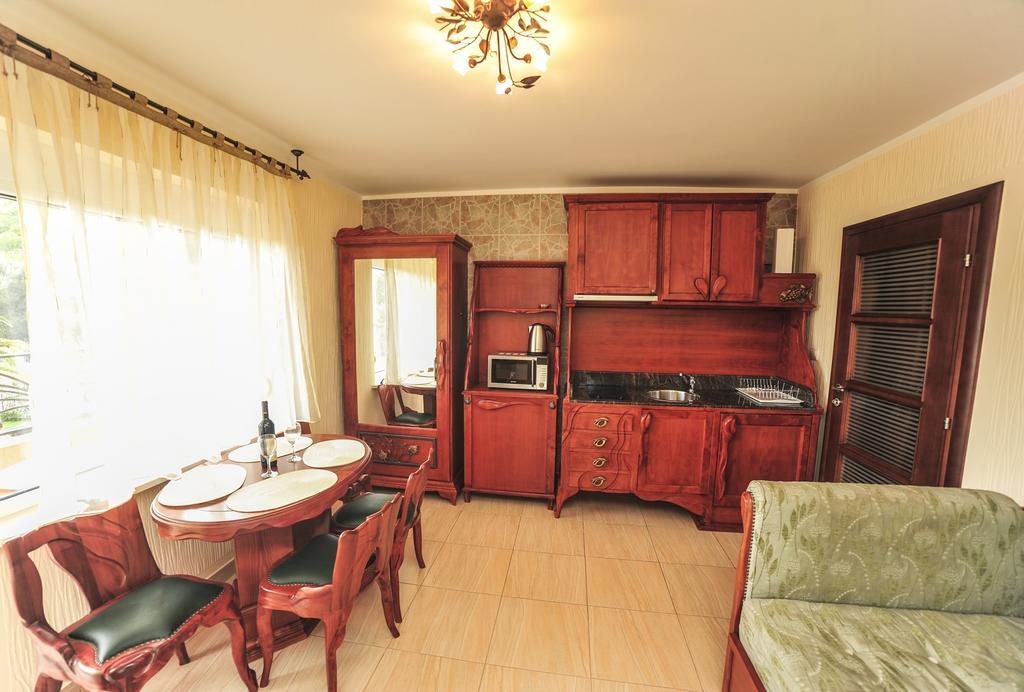 Villa Dolphin Apartments Petrovac Eksteriør bilde
