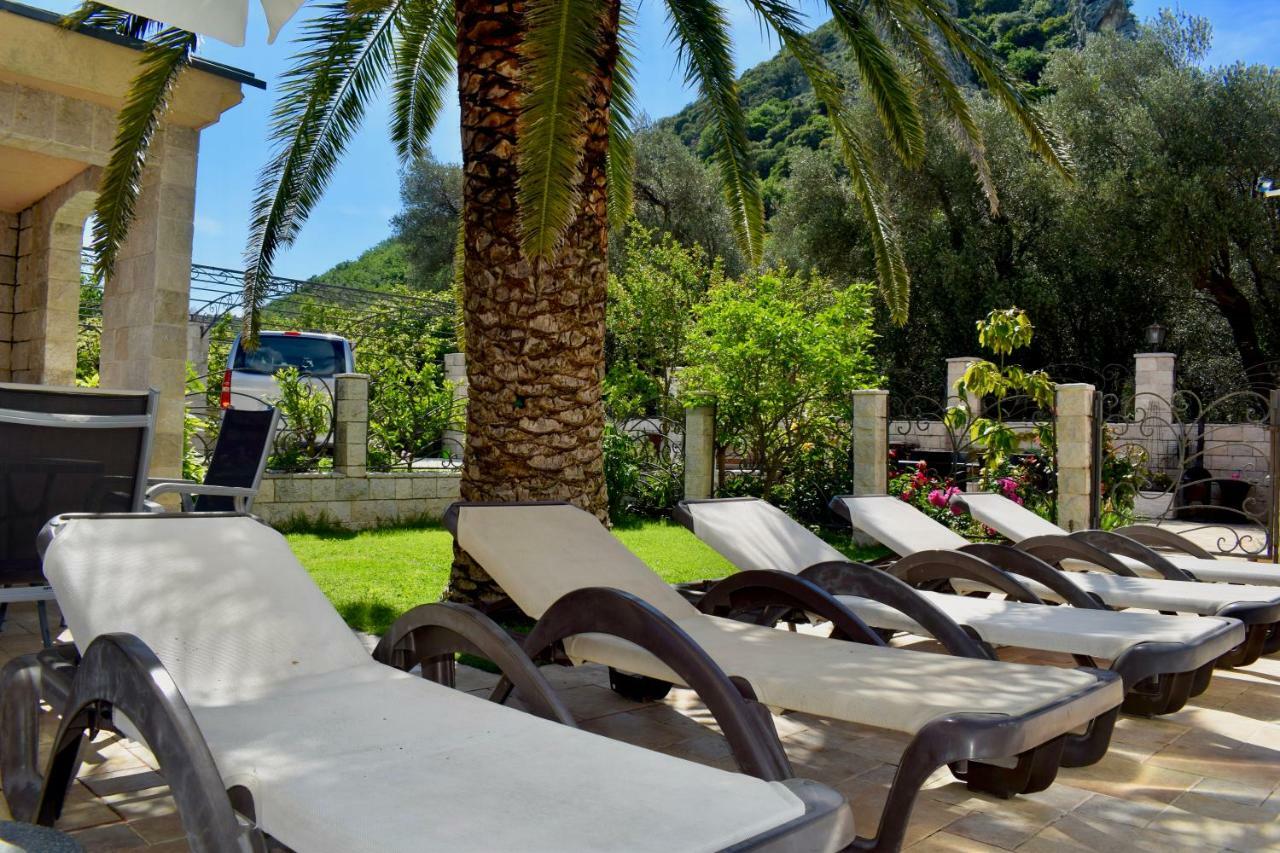 Villa Dolphin Apartments Petrovac Eksteriør bilde