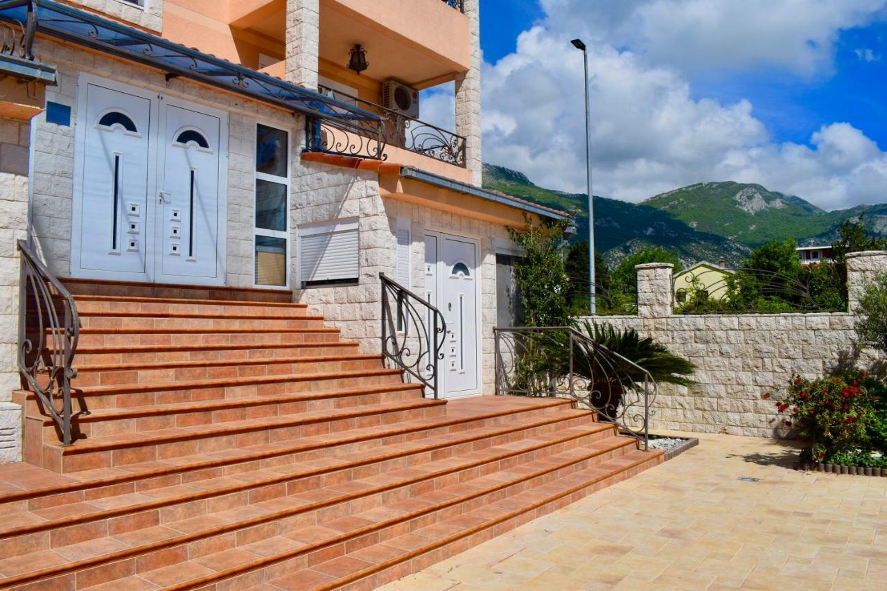 Villa Dolphin Apartments Petrovac Eksteriør bilde