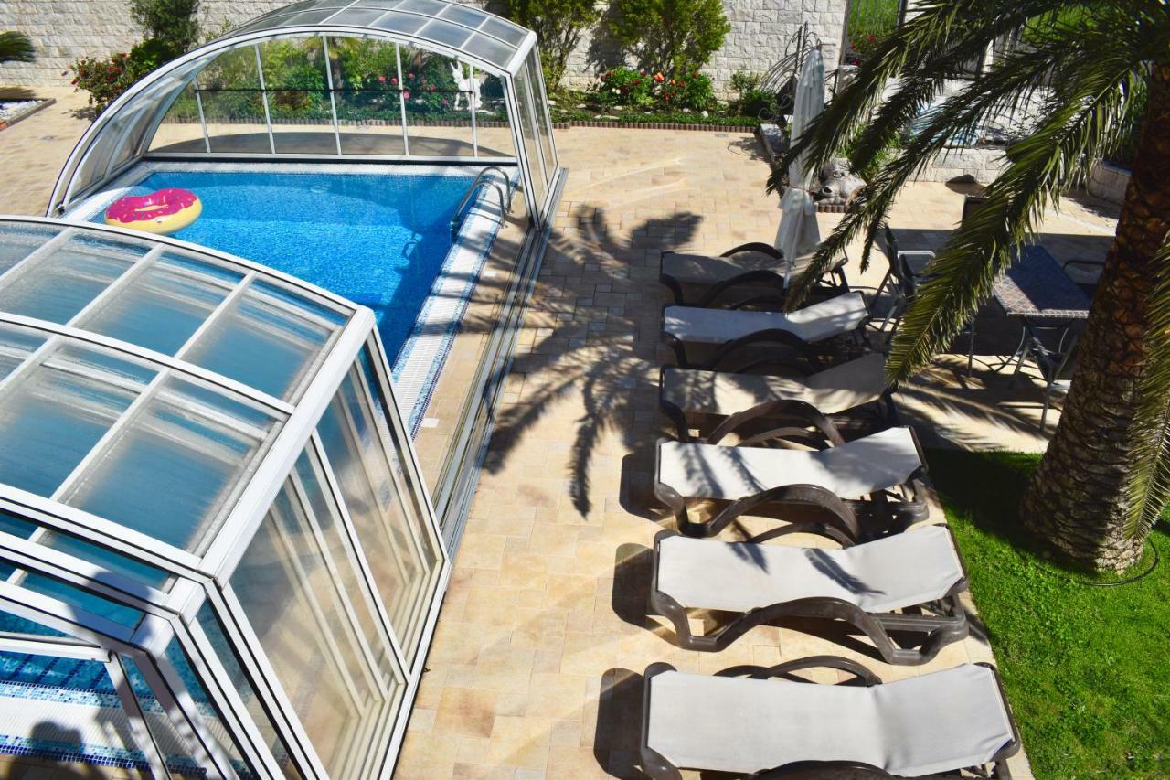 Villa Dolphin Apartments Petrovac Eksteriør bilde