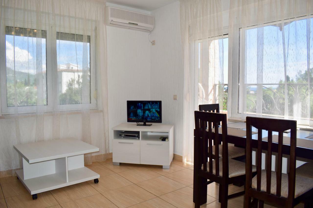 Villa Dolphin Apartments Petrovac Eksteriør bilde